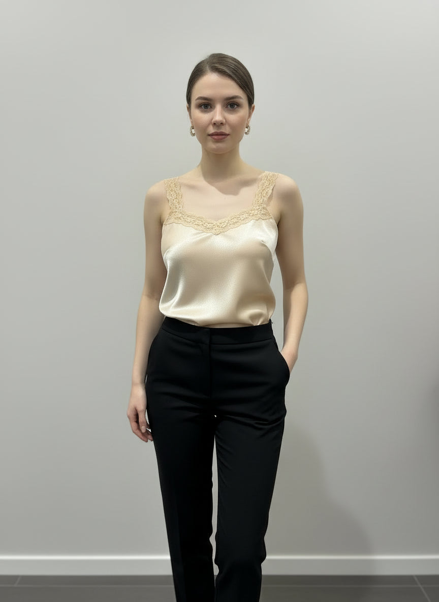 Haut CLARA en satin et dentelle, beige